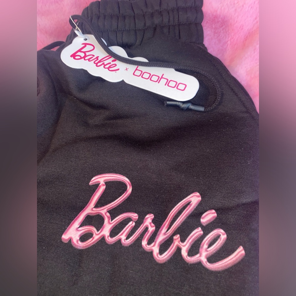 Barbie x Boohoo oversized joggers - Picture 6 of 8